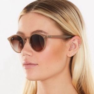Light Tan Round Ray-Bans RB2180